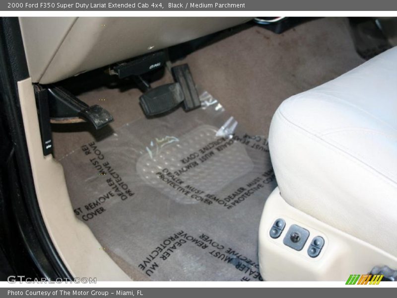Black / Medium Parchment 2000 Ford F350 Super Duty Lariat Extended Cab 4x4