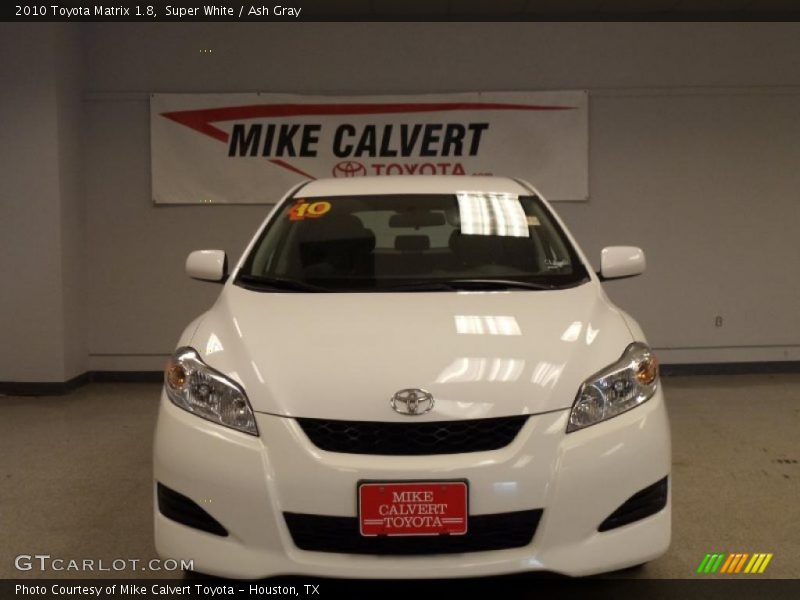 Super White / Ash Gray 2010 Toyota Matrix 1.8