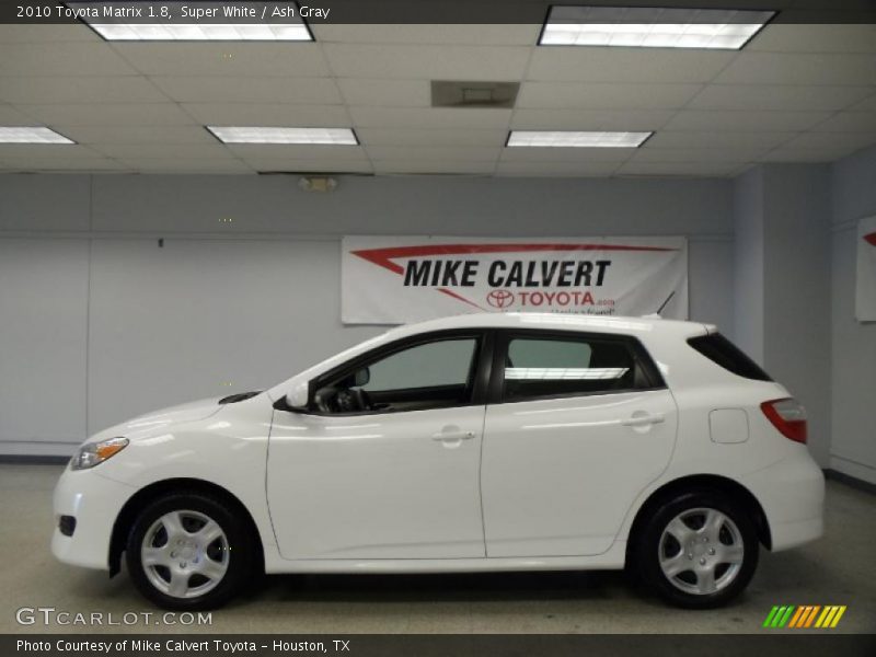 Super White / Ash Gray 2010 Toyota Matrix 1.8