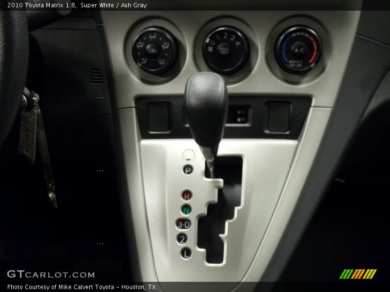 Super White / Ash Gray 2010 Toyota Matrix 1.8