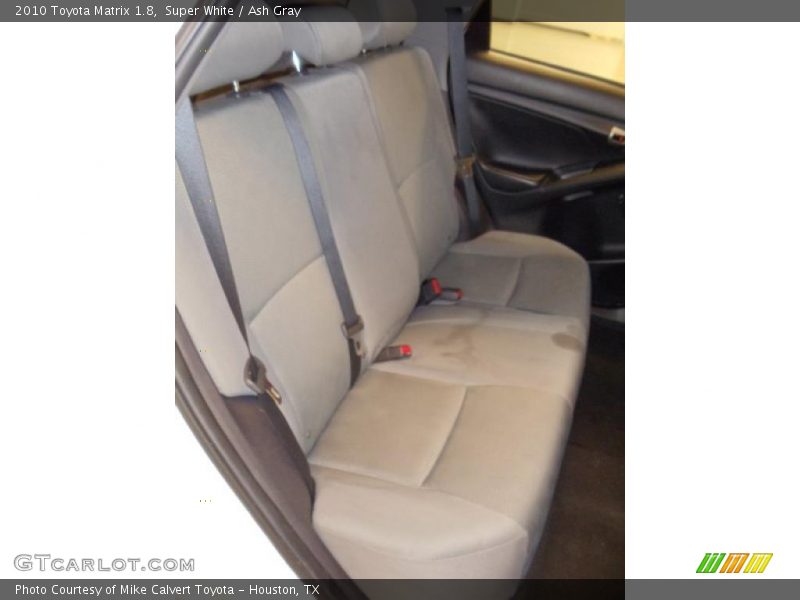 Super White / Ash Gray 2010 Toyota Matrix 1.8