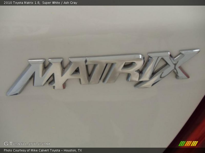 Super White / Ash Gray 2010 Toyota Matrix 1.8