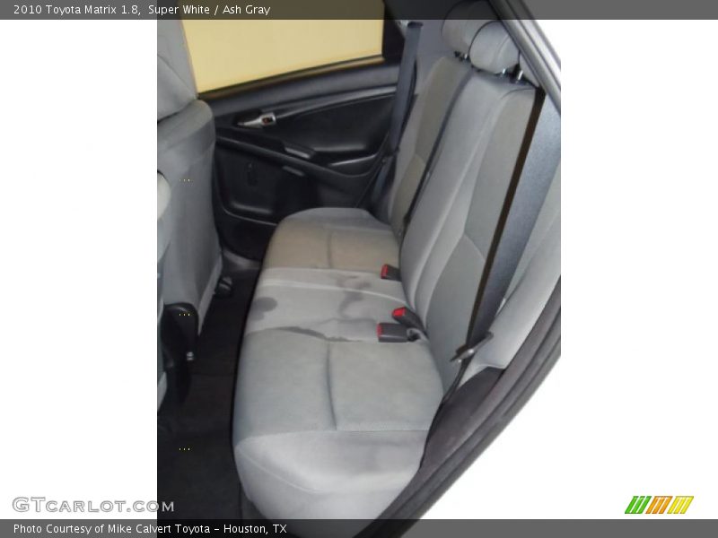 Super White / Ash Gray 2010 Toyota Matrix 1.8