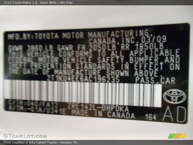 Super White / Ash Gray 2010 Toyota Matrix 1.8