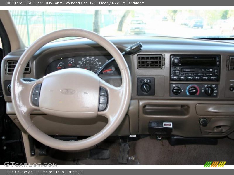Dashboard of 2000 F350 Super Duty Lariat Extended Cab 4x4
