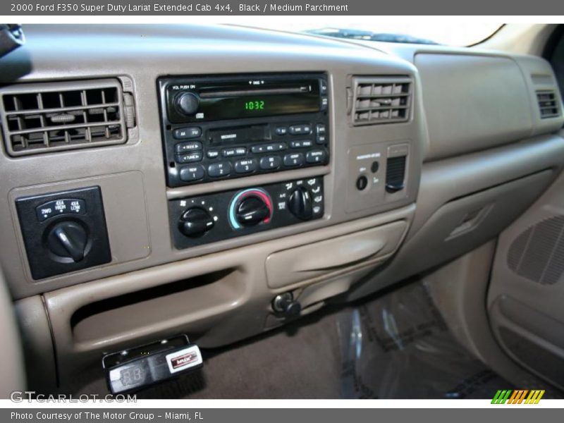 Controls of 2000 F350 Super Duty Lariat Extended Cab 4x4