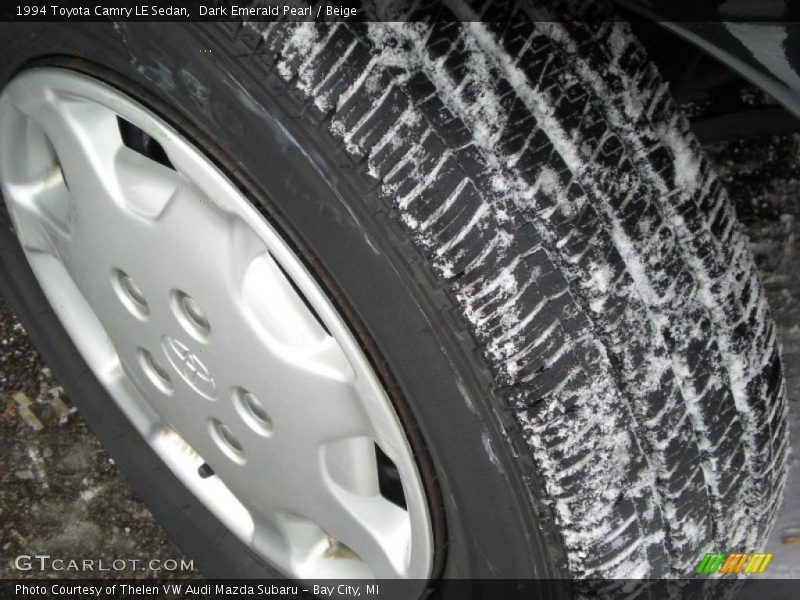 Dark Emerald Pearl / Beige 1994 Toyota Camry LE Sedan