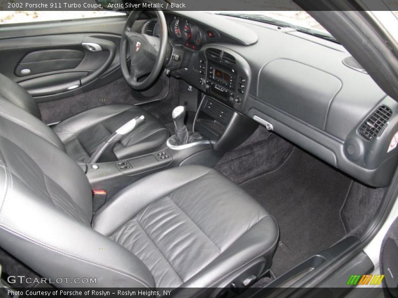 Dashboard of 2002 911 Turbo Coupe