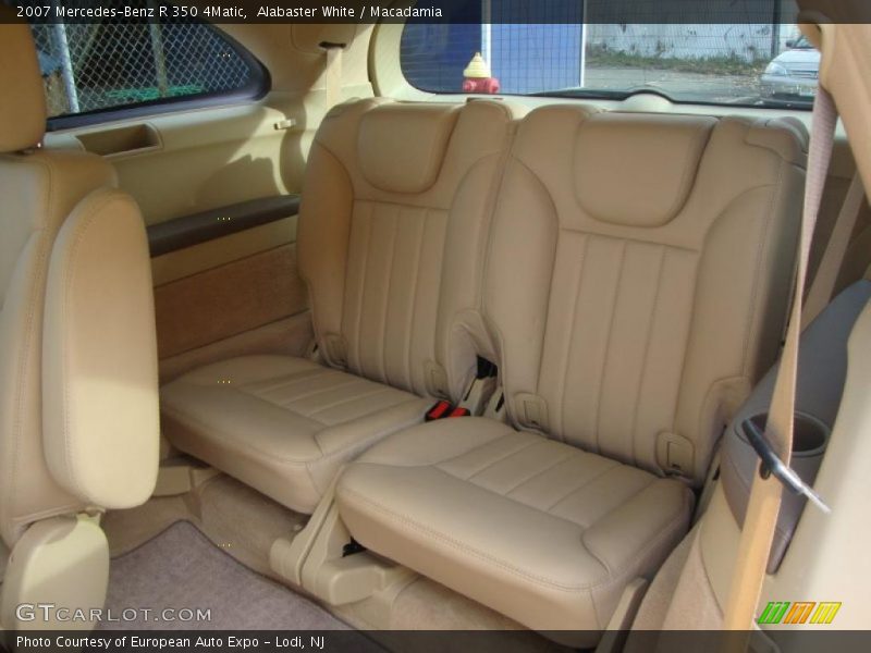 Alabaster White / Macadamia 2007 Mercedes-Benz R 350 4Matic