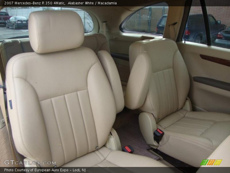 Alabaster White / Macadamia 2007 Mercedes-Benz R 350 4Matic