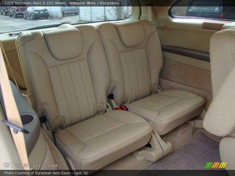 Alabaster White / Macadamia 2007 Mercedes-Benz R 350 4Matic
