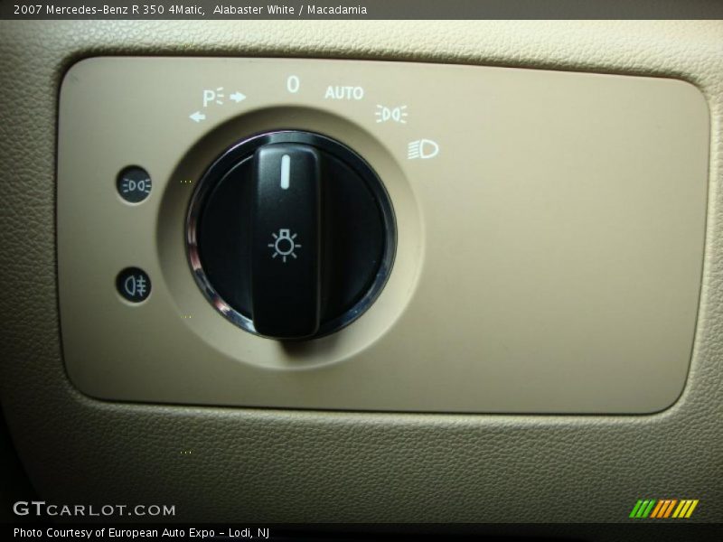 Alabaster White / Macadamia 2007 Mercedes-Benz R 350 4Matic