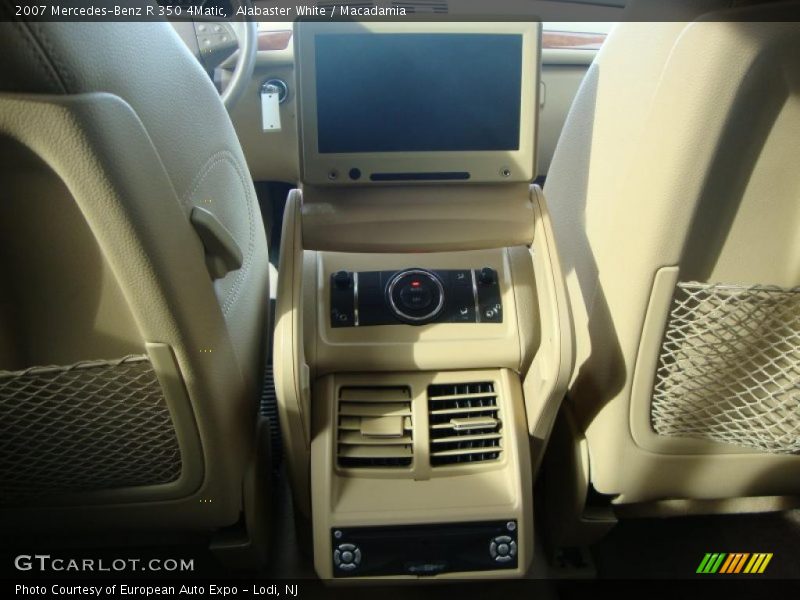 Alabaster White / Macadamia 2007 Mercedes-Benz R 350 4Matic