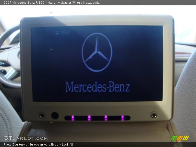 Alabaster White / Macadamia 2007 Mercedes-Benz R 350 4Matic
