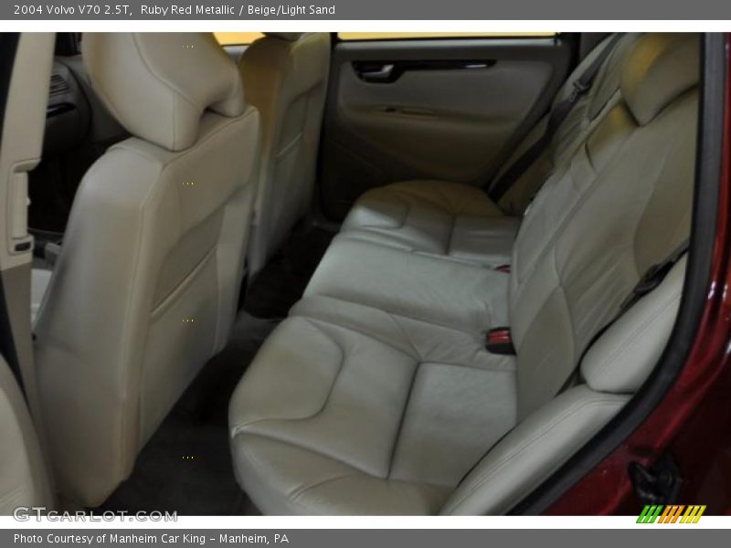  2004 V70 2.5T Beige/Light Sand Interior