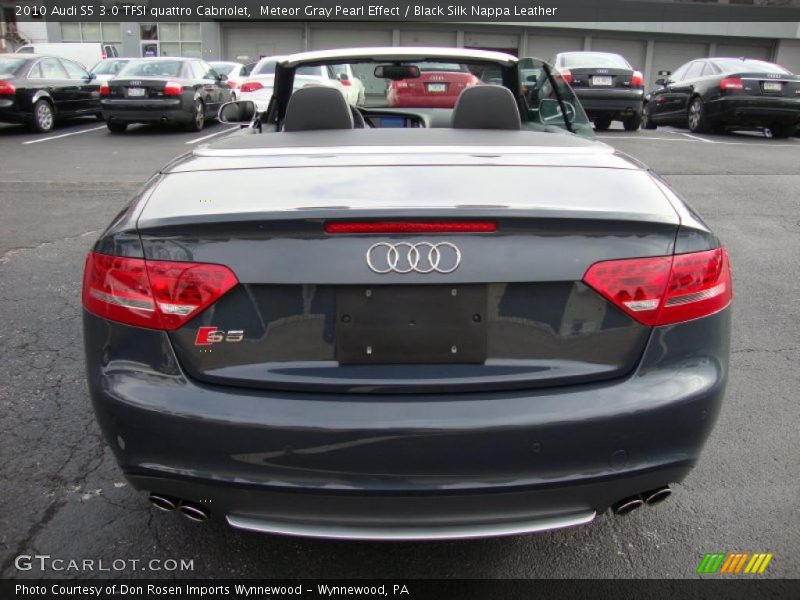 Meteor Gray Pearl Effect / Black Silk Nappa Leather 2010 Audi S5 3.0 TFSI quattro Cabriolet