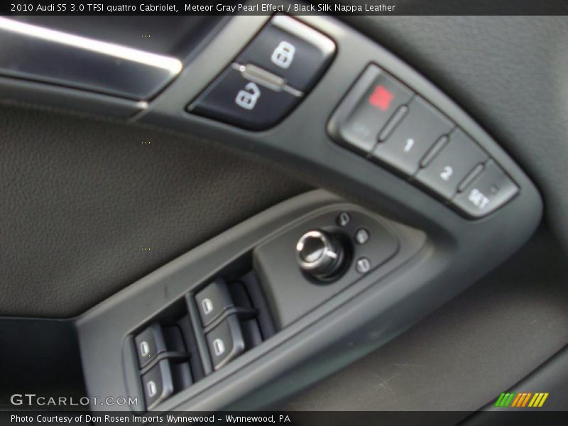 Meteor Gray Pearl Effect / Black Silk Nappa Leather 2010 Audi S5 3.0 TFSI quattro Cabriolet