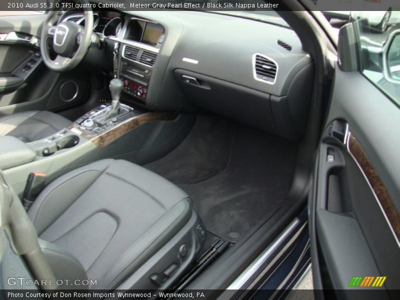Meteor Gray Pearl Effect / Black Silk Nappa Leather 2010 Audi S5 3.0 TFSI quattro Cabriolet