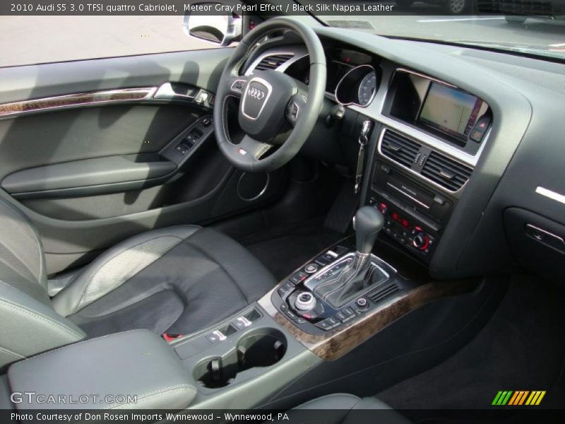Dashboard of 2010 S5 3.0 TFSI quattro Cabriolet