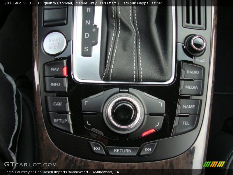 Meteor Gray Pearl Effect / Black Silk Nappa Leather 2010 Audi S5 3.0 TFSI quattro Cabriolet
