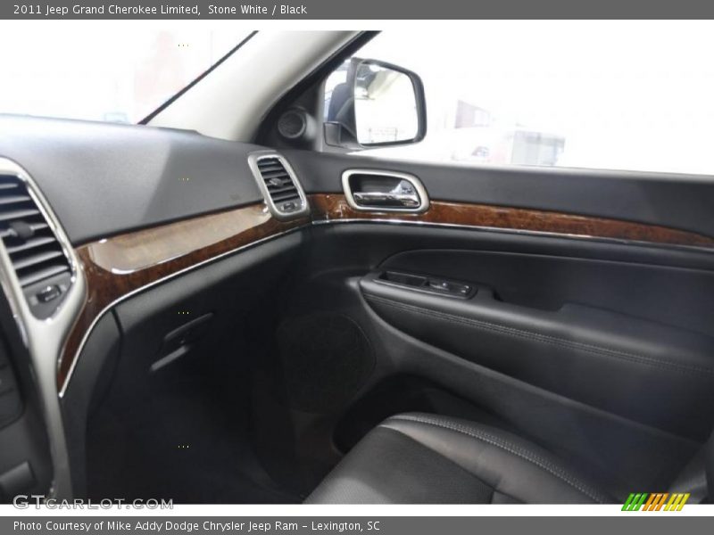 Stone White / Black 2011 Jeep Grand Cherokee Limited