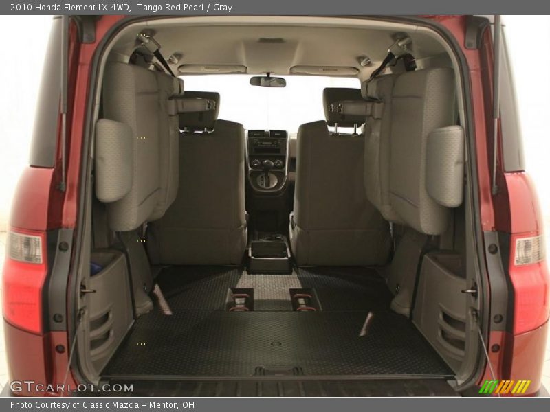  2010 Element LX 4WD Trunk