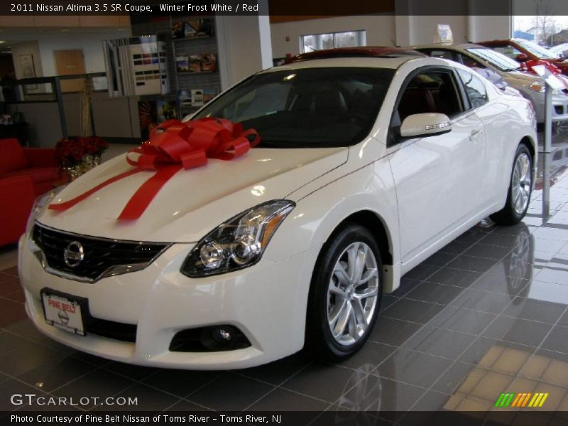 Winter Frost White / Red 2011 Nissan Altima 3.5 SR Coupe