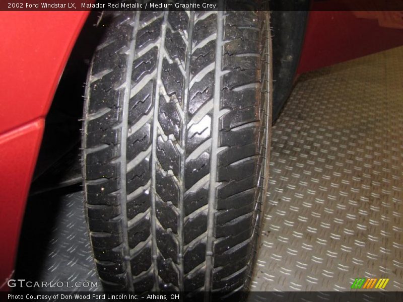 Matador Red Metallic / Medium Graphite Grey 2002 Ford Windstar LX