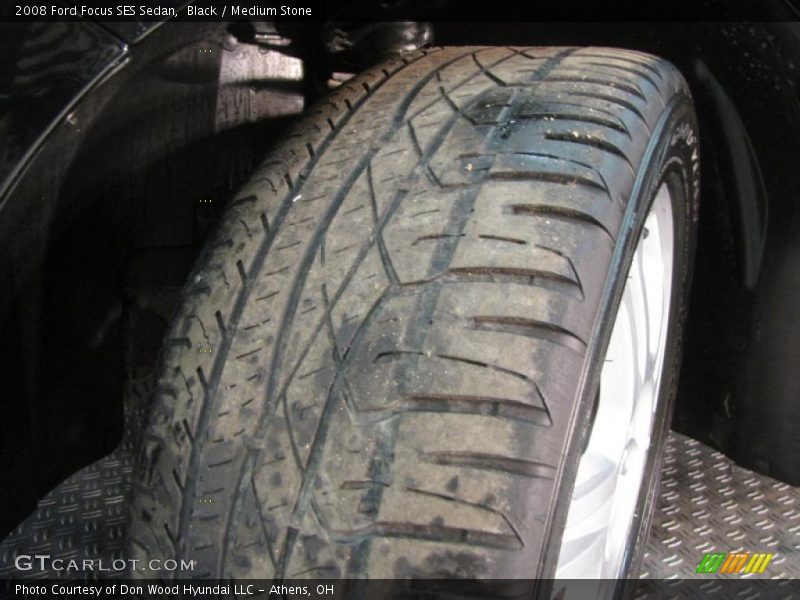 Black / Medium Stone 2008 Ford Focus SES Sedan
