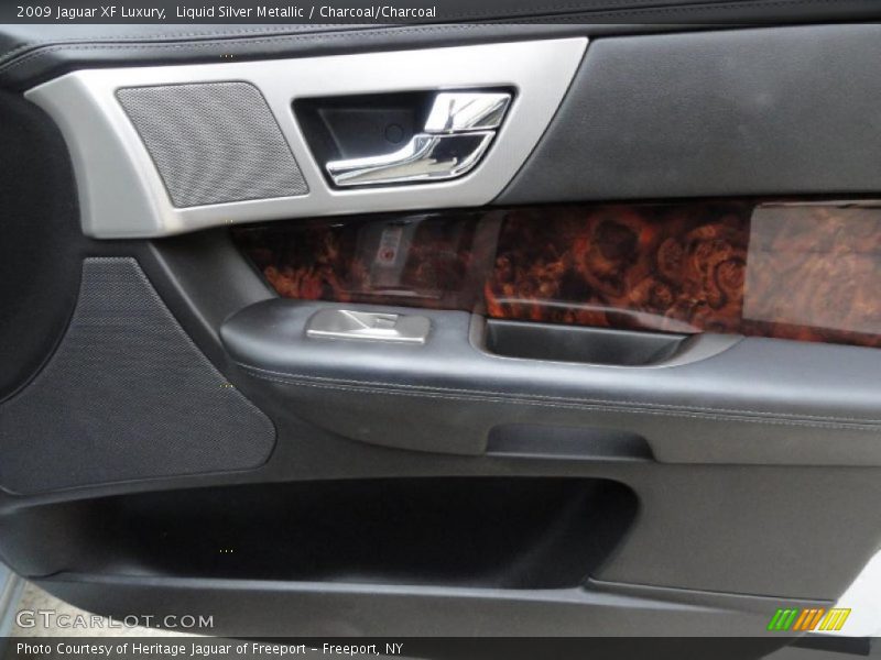 Liquid Silver Metallic / Charcoal/Charcoal 2009 Jaguar XF Luxury
