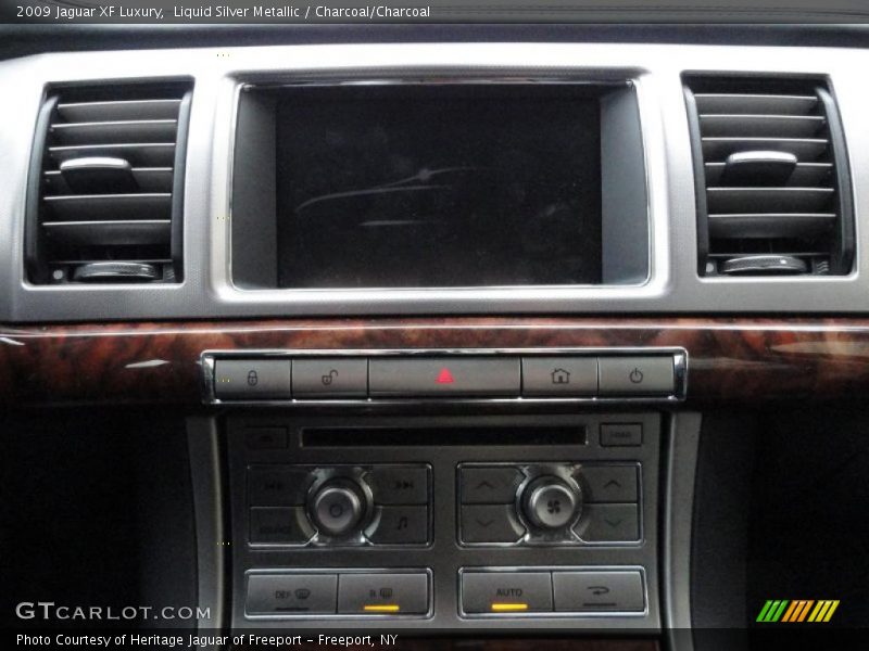Liquid Silver Metallic / Charcoal/Charcoal 2009 Jaguar XF Luxury