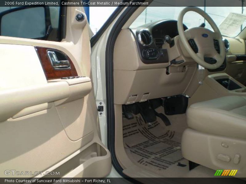 Cashmere Tri-Coat Metallic / Medium Parchment 2006 Ford Expedition Limited