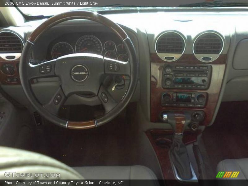 Summit White / Light Gray 2006 GMC Envoy Denali
