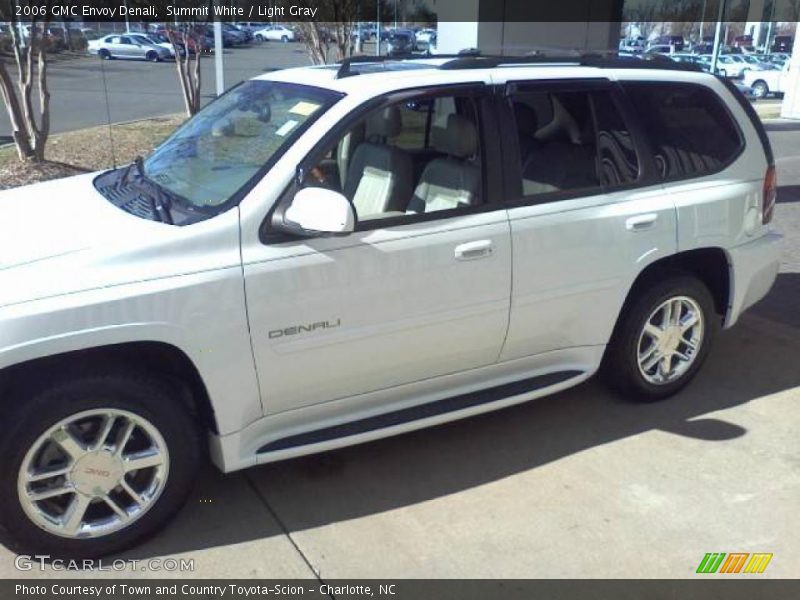 Summit White / Light Gray 2006 GMC Envoy Denali