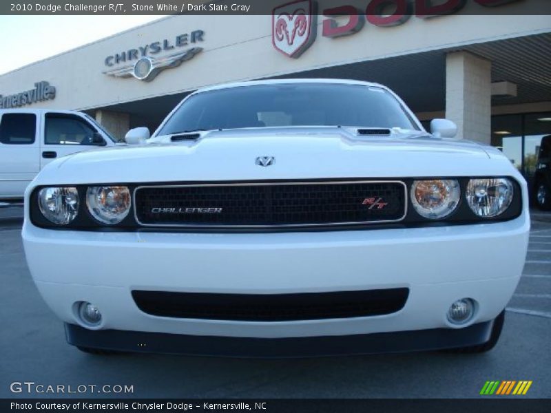 Stone White / Dark Slate Gray 2010 Dodge Challenger R/T