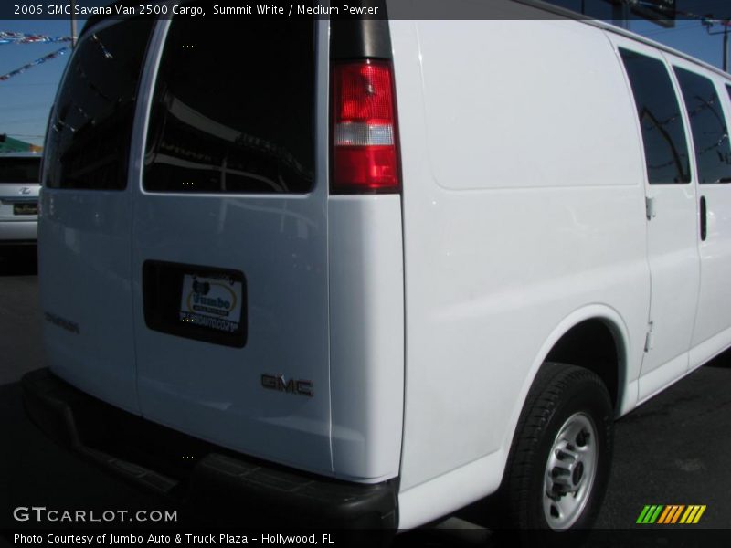 Summit White / Medium Pewter 2006 GMC Savana Van 2500 Cargo