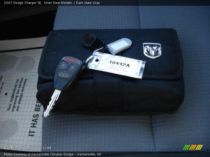 Silver Steel Metallic / Dark Slate Gray 2007 Dodge Charger SE