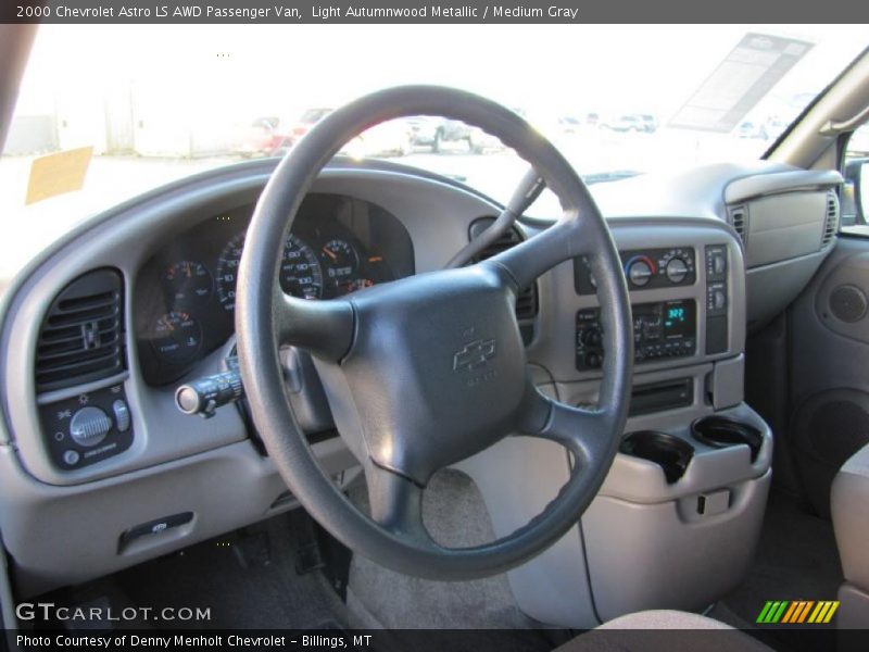 Dashboard of 2000 Astro LS AWD Passenger Van