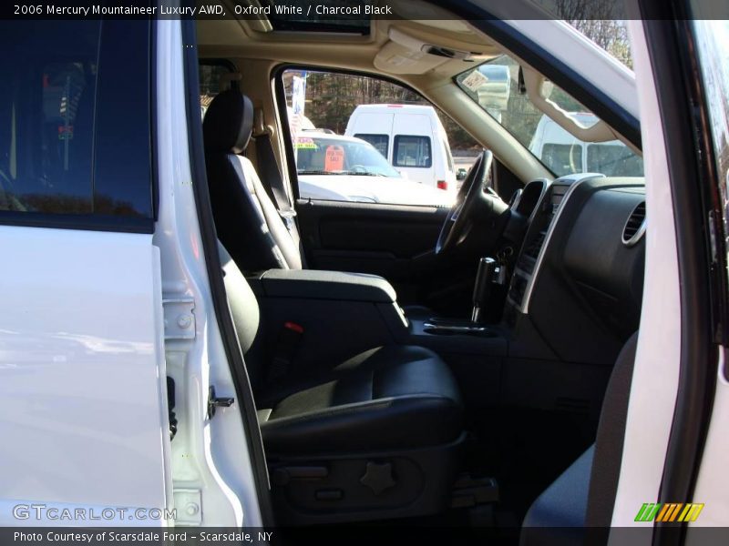 Oxford White / Charcoal Black 2006 Mercury Mountaineer Luxury AWD