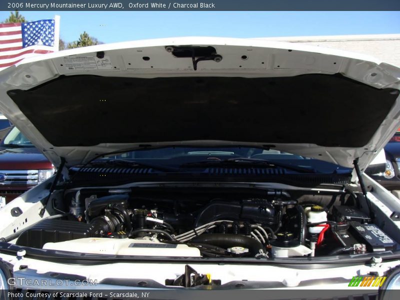 Oxford White / Charcoal Black 2006 Mercury Mountaineer Luxury AWD