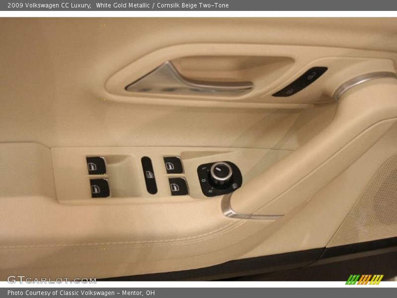 Controls of 2009 CC Luxury