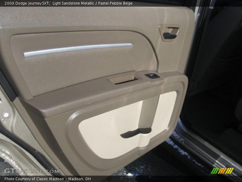 Light Sandstone Metallic / Pastel Pebble Beige 2009 Dodge Journey SXT
