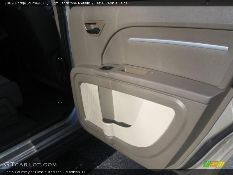 Light Sandstone Metallic / Pastel Pebble Beige 2009 Dodge Journey SXT