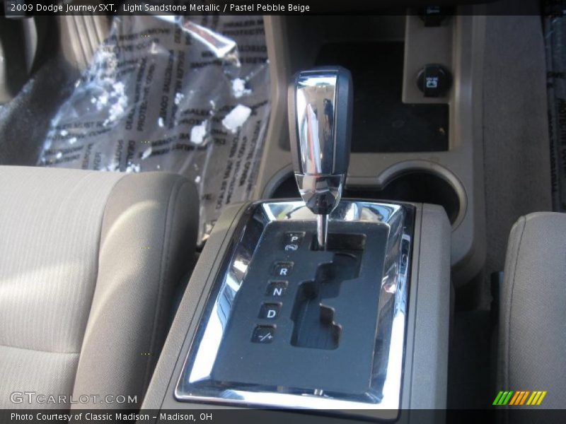 Light Sandstone Metallic / Pastel Pebble Beige 2009 Dodge Journey SXT