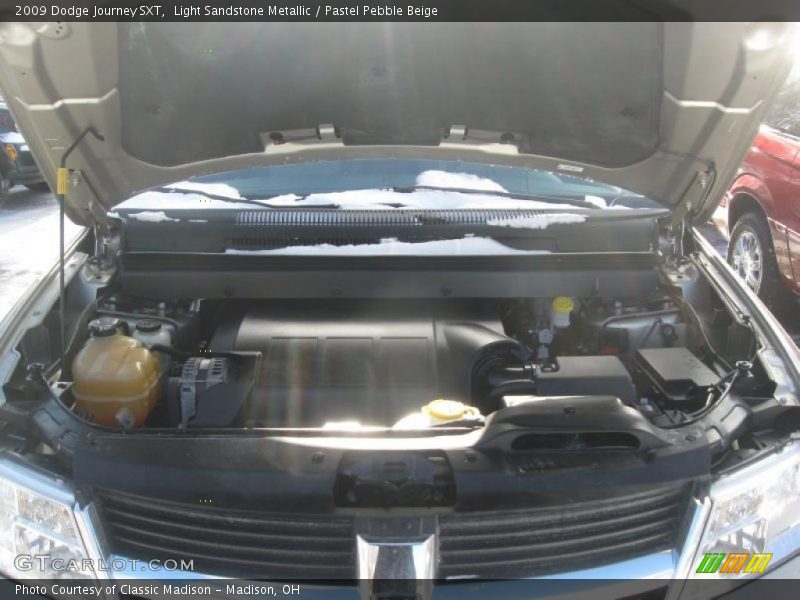 Light Sandstone Metallic / Pastel Pebble Beige 2009 Dodge Journey SXT