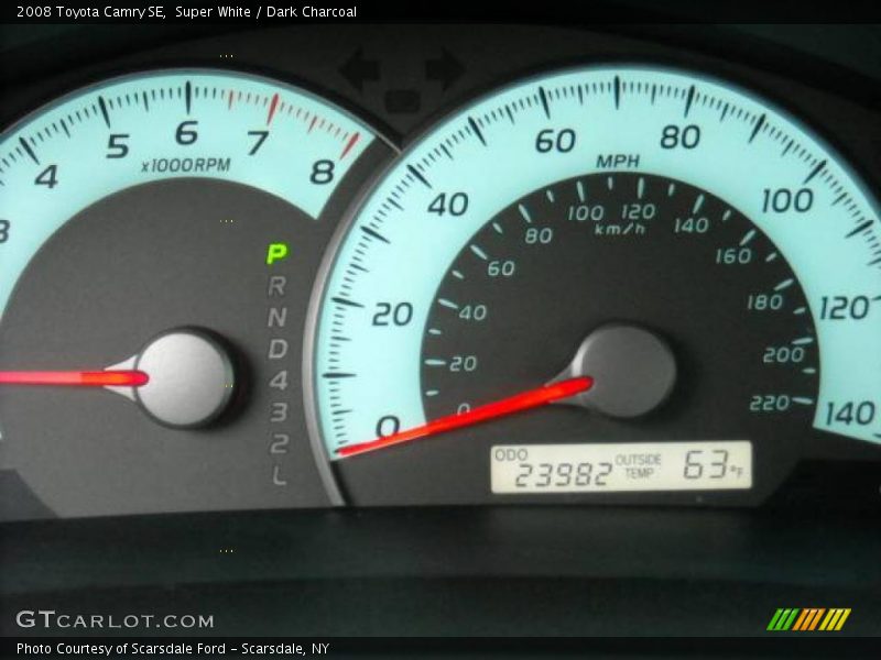Super White / Dark Charcoal 2008 Toyota Camry SE