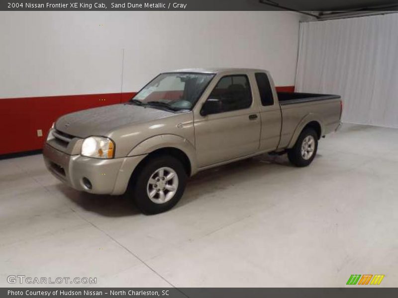 Sand Dune Metallic / Gray 2004 Nissan Frontier XE King Cab