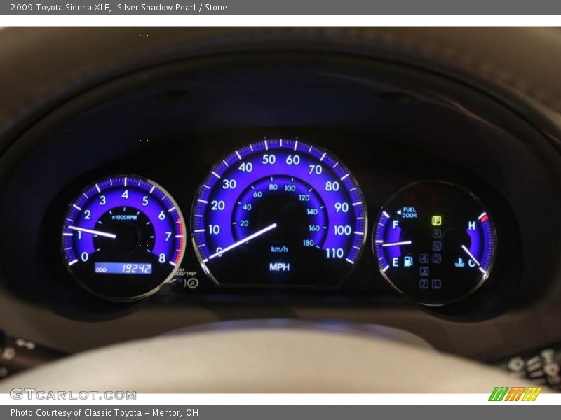 Silver Shadow Pearl / Stone 2009 Toyota Sienna XLE