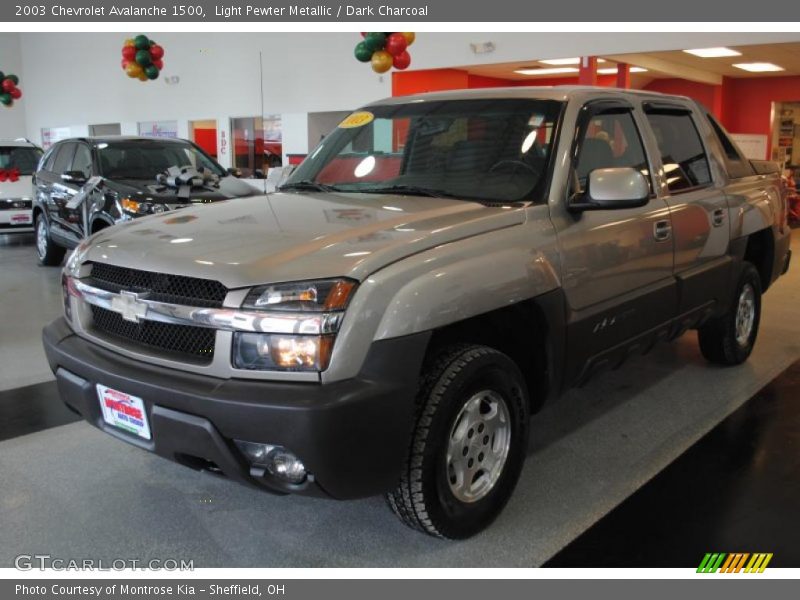 Light Pewter Metallic / Dark Charcoal 2003 Chevrolet Avalanche 1500