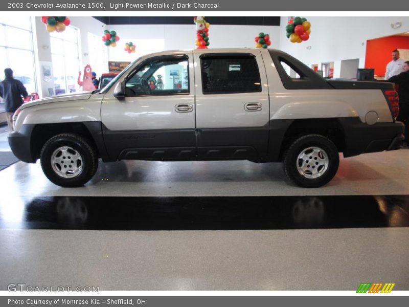 Light Pewter Metallic / Dark Charcoal 2003 Chevrolet Avalanche 1500